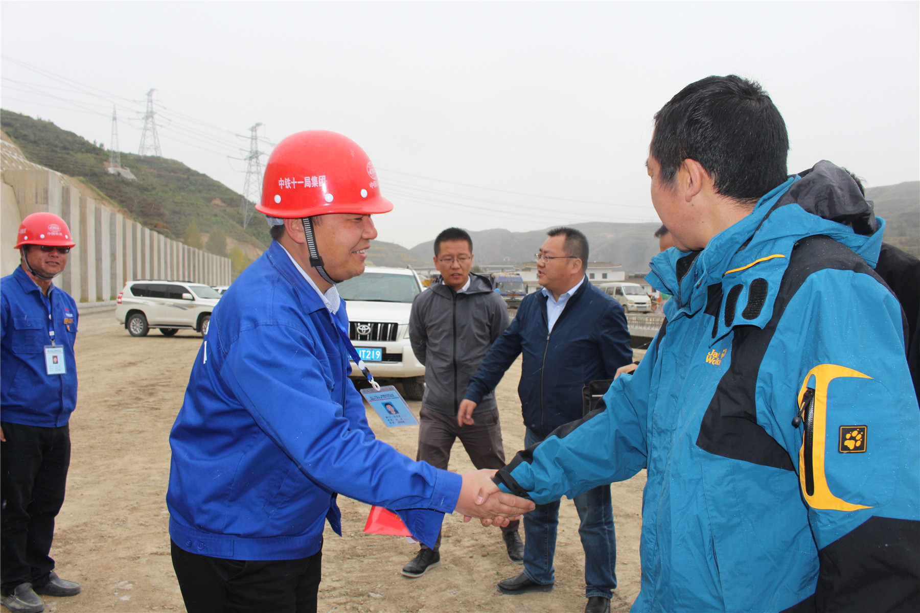 青海交投集团领导班子成员名单,领导慰问一线抢险工人