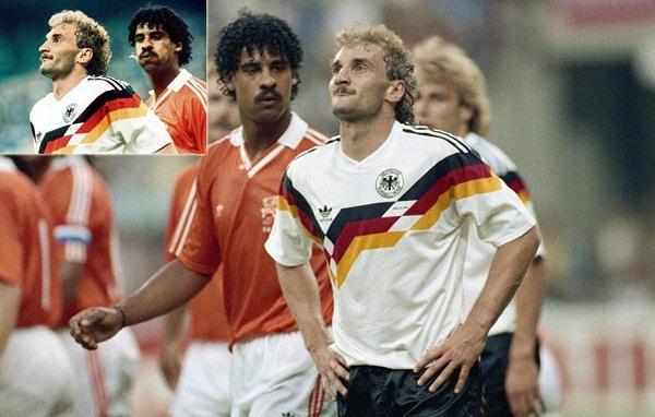 圣西罗足球场和梅阿查球场,世界十大著名足球场盘点