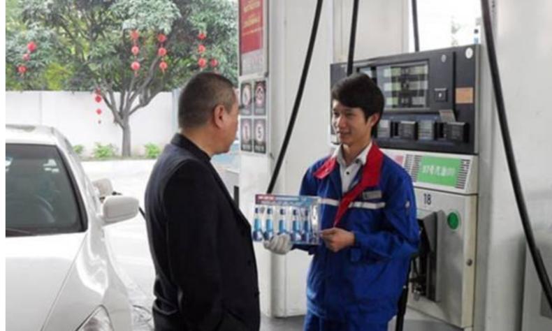 油箱打开为啥“回气”？加燃油宝有用吗？
