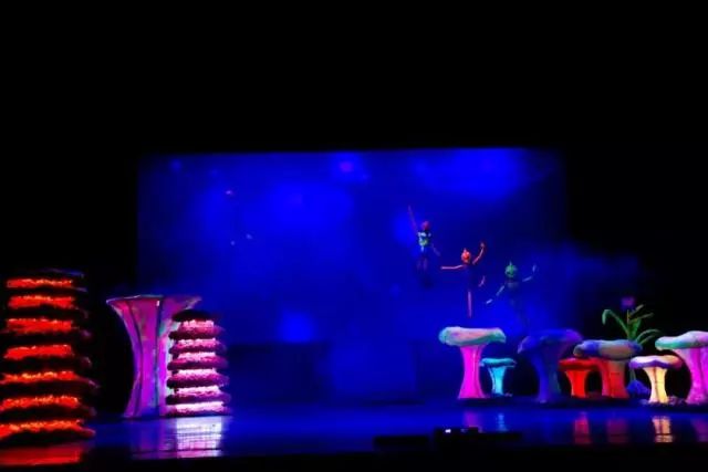 鍗楀畞閫傚悎鍎跨鐪嬬殑琛ㄦ紨,骞胯タ鍗楀畞鍎跨鍓у満