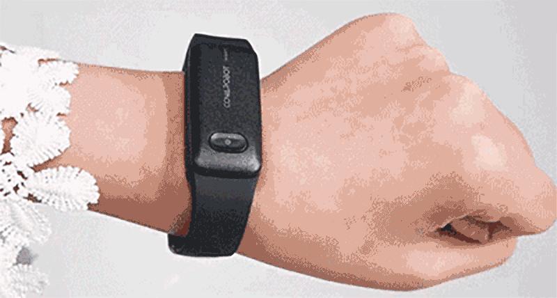 这款行李箱会自己动，超方便，酷！