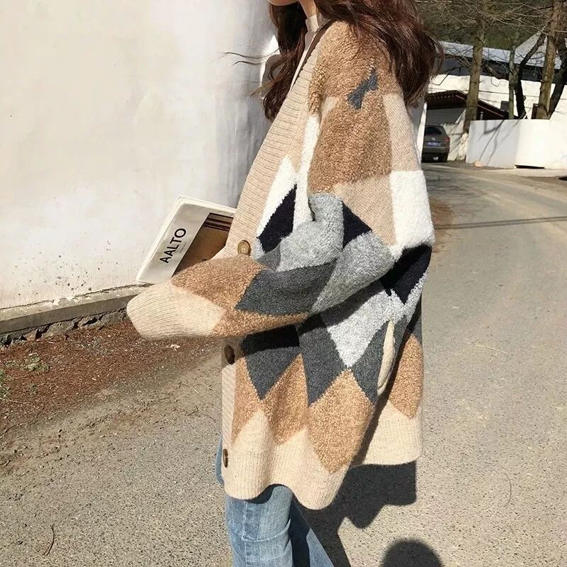 好看的格纹毛衣非常百搭好看,明星同款棋盘格开衫毛衣