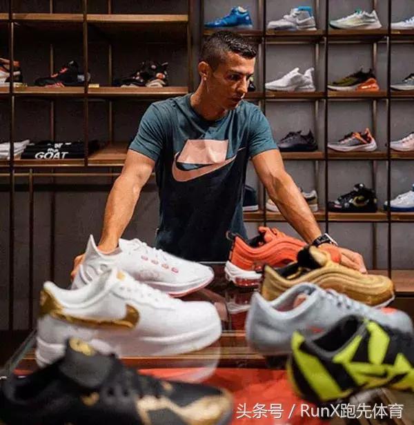 c罗粉丝球鞋,c罗粉丝最喜欢图