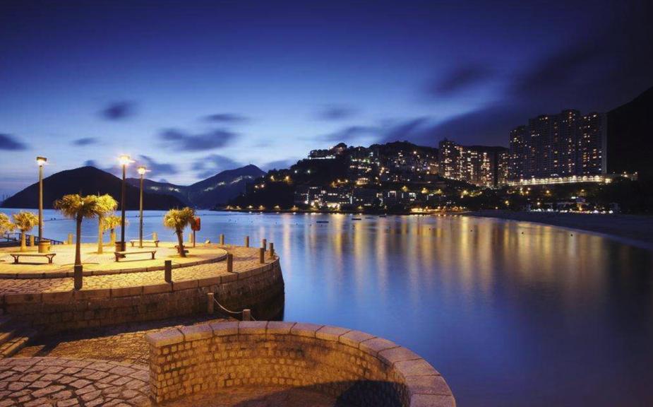 香港国际经济贸易中心的地位,香港对外贸易优势分析图