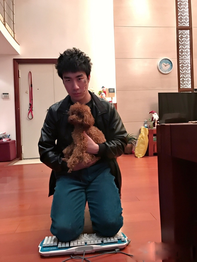 lol骚男直播被当成萌妹,骚男lol实力秀翻对手