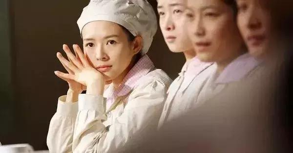 气质气场兼具的章子怡最喜欢用的口红色号！