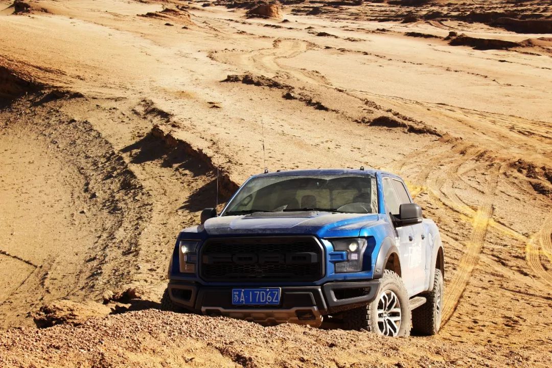 “失联”的2天里，车叔竟完成对美式皮卡生活的所有幻想