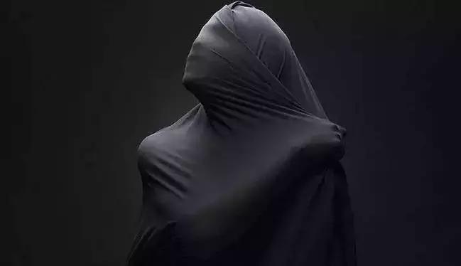 18岁中国留学生跃轨自杀，当场死亡！“我并没有想象的快乐”