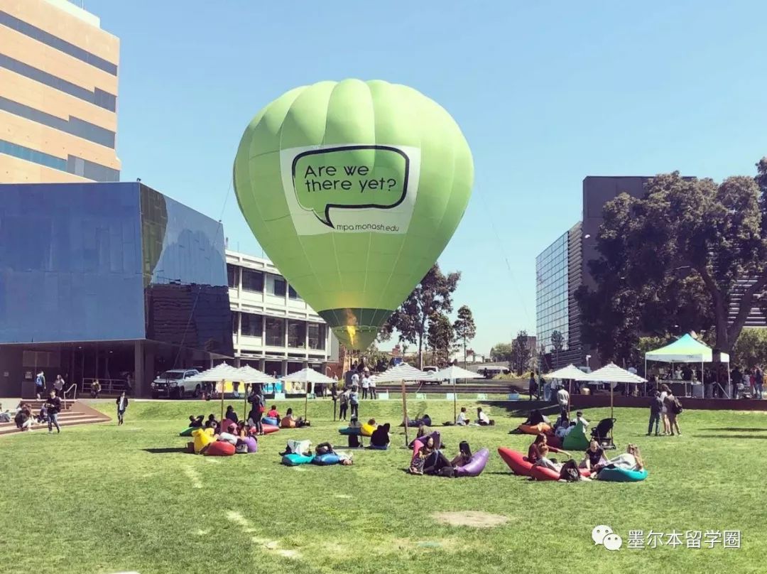 热气球降落到高校,热气球出校门