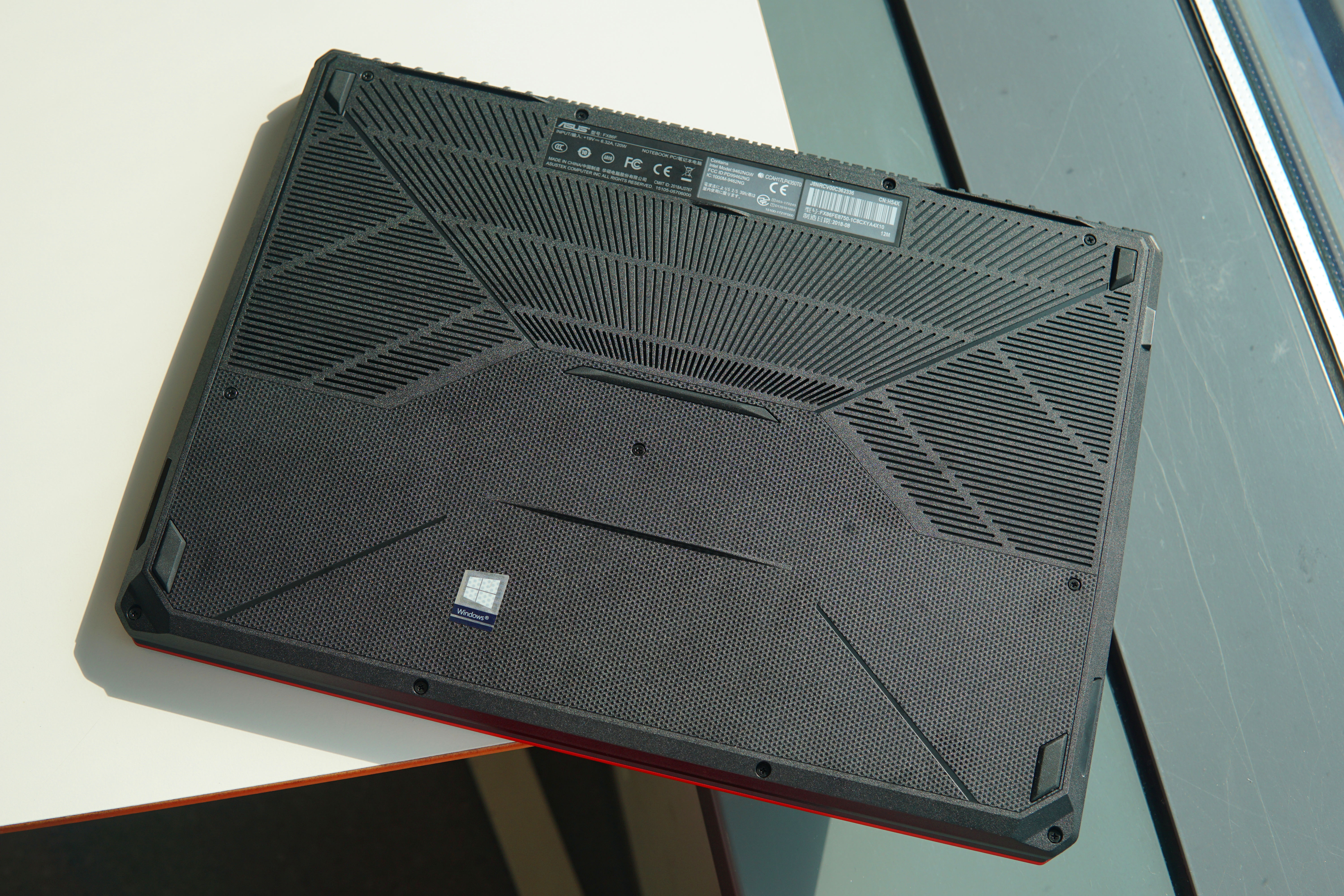 华硕飞行堡垒6更换屏幕多少钱,华硕飞行堡垒6全金属外壳吗