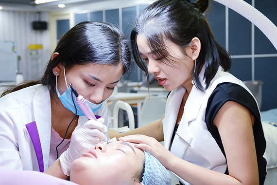 雾眉真人渐变操作技巧,通透立体的雾眉操作技巧