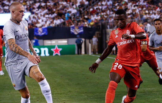 fm2022如何续约姆巴佩,实况足球铜球妖人姆巴佩