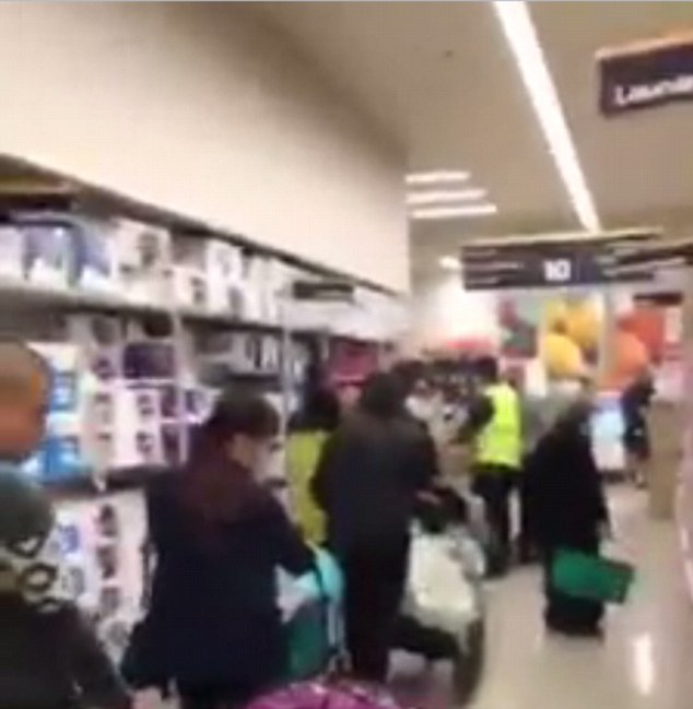 澳大利亚代购奶粉事件,中国人在澳大利亚疯抢奶粉