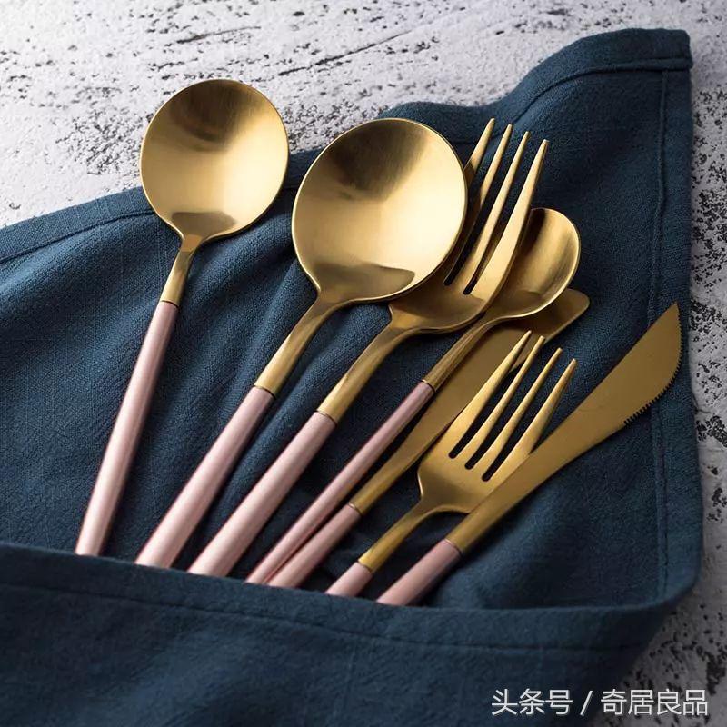 轻奢是设计师让我吃下的一剂“制土”药