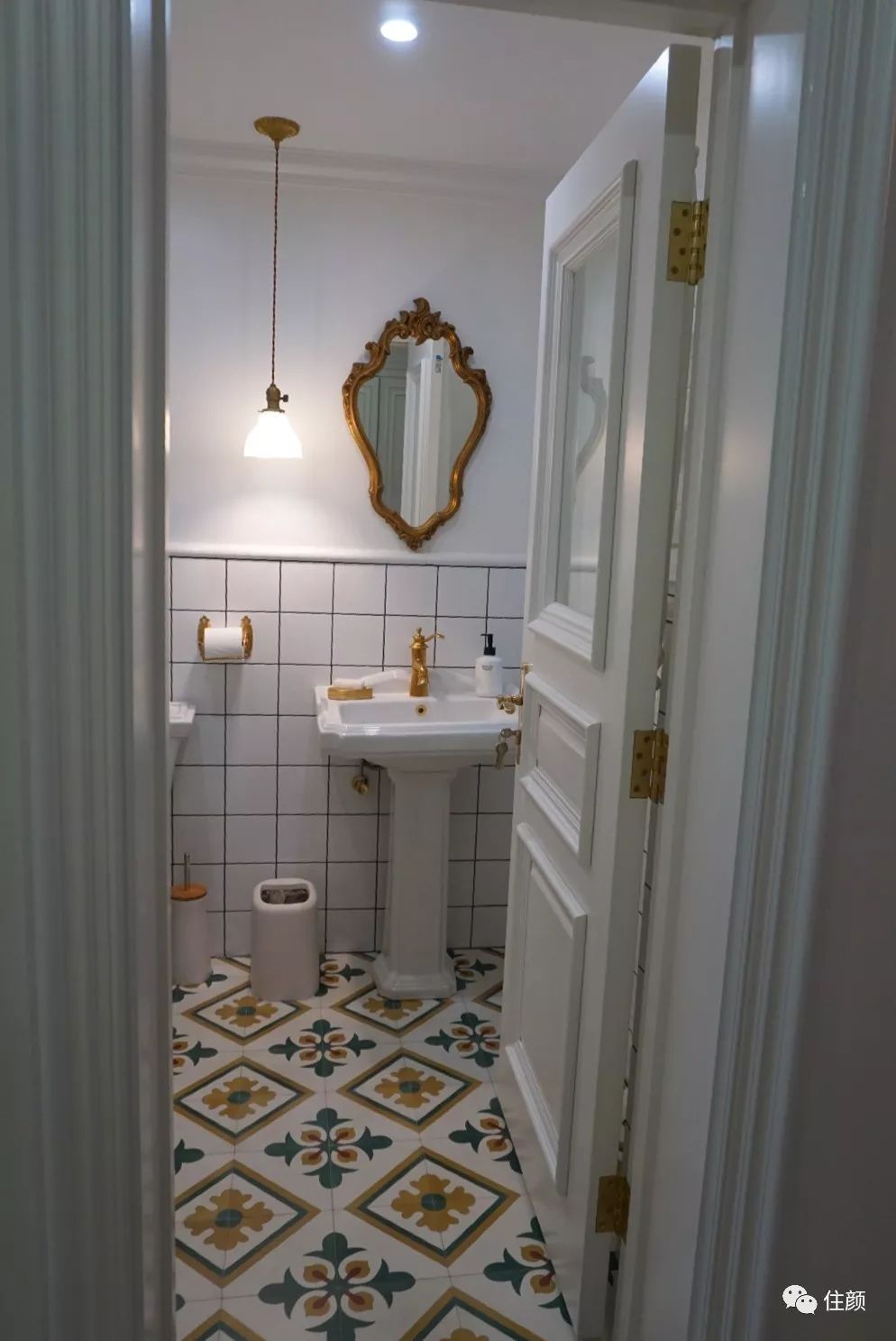 她不跟风网红款，竟花了60w把一堆旧家具搬回了家！