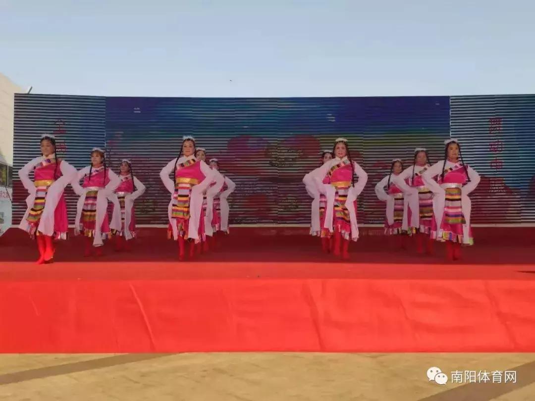 舞动广场健身操,2018南阳市广场舞健身操