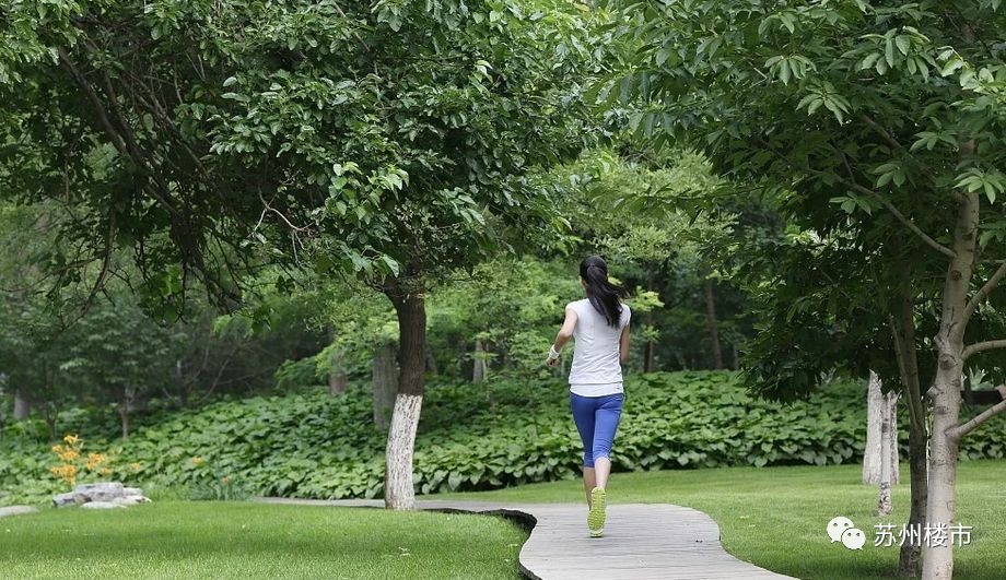 今天，北新区网红纯新盘首次亮相，1000张加油卡瞬间送完，明天·