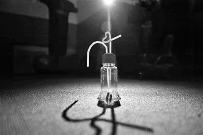 我抓毒贩，她吸毒，我们曾经相爱十年