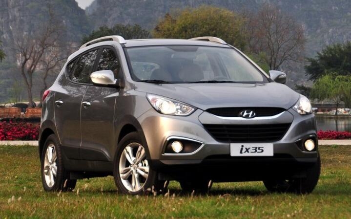 16年3万公里的东南DX7和11年8万公里的现代IX35,7万多适合哪款车