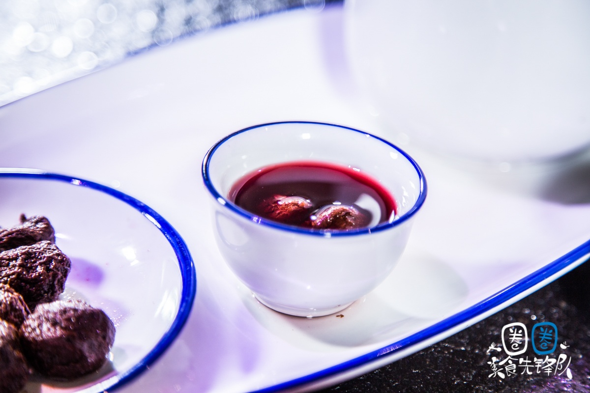 成都凌晨2点还在排队的贰麻酒馆，终于带着大熊猫来南昌了！