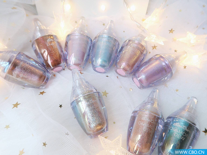 最近很火的星空面膜,会发光的面膜