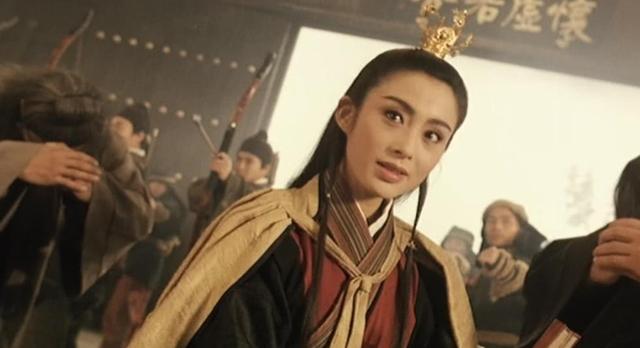 香港90年代她背景大到没人敢惹，遭赵薇横刀*爱夺**，今50岁被疑整容