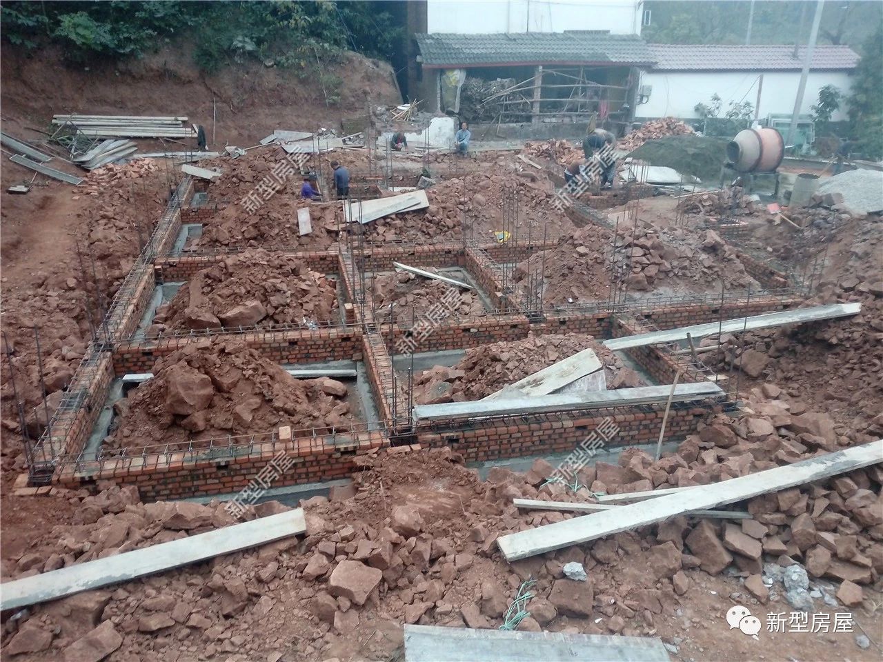 农村建房条形基础混凝土用哪种,农村建房如何确定条形基础宽度