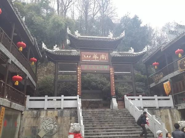 湖南凤凰古城红色旅游,红辣椒旅游