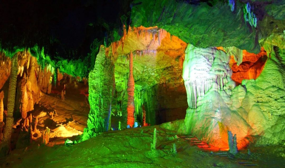 湖南凤凰古城红色旅游,红辣椒旅游