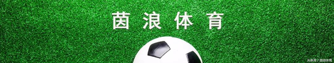 底线零角度射门教学,脚尖捅球踢得又高又远射门教学