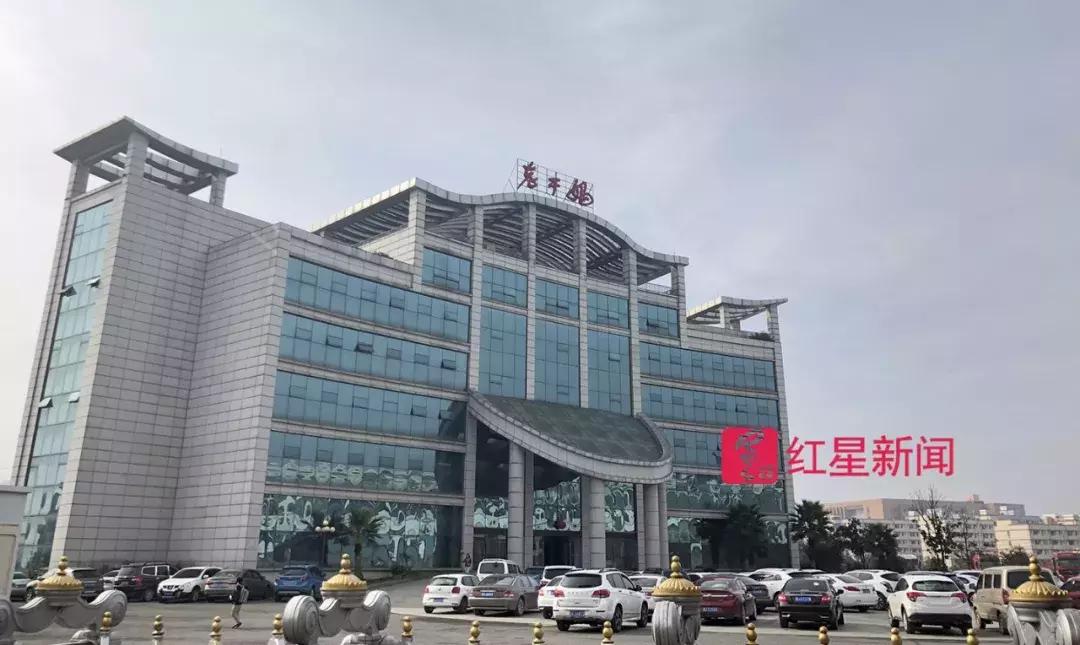 老干妈登上纽约时装周图片,纽约时装周中国风老干妈