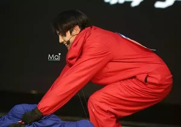 男人翘臀是怎么造成的,翘臀对于男性来说是怎样的