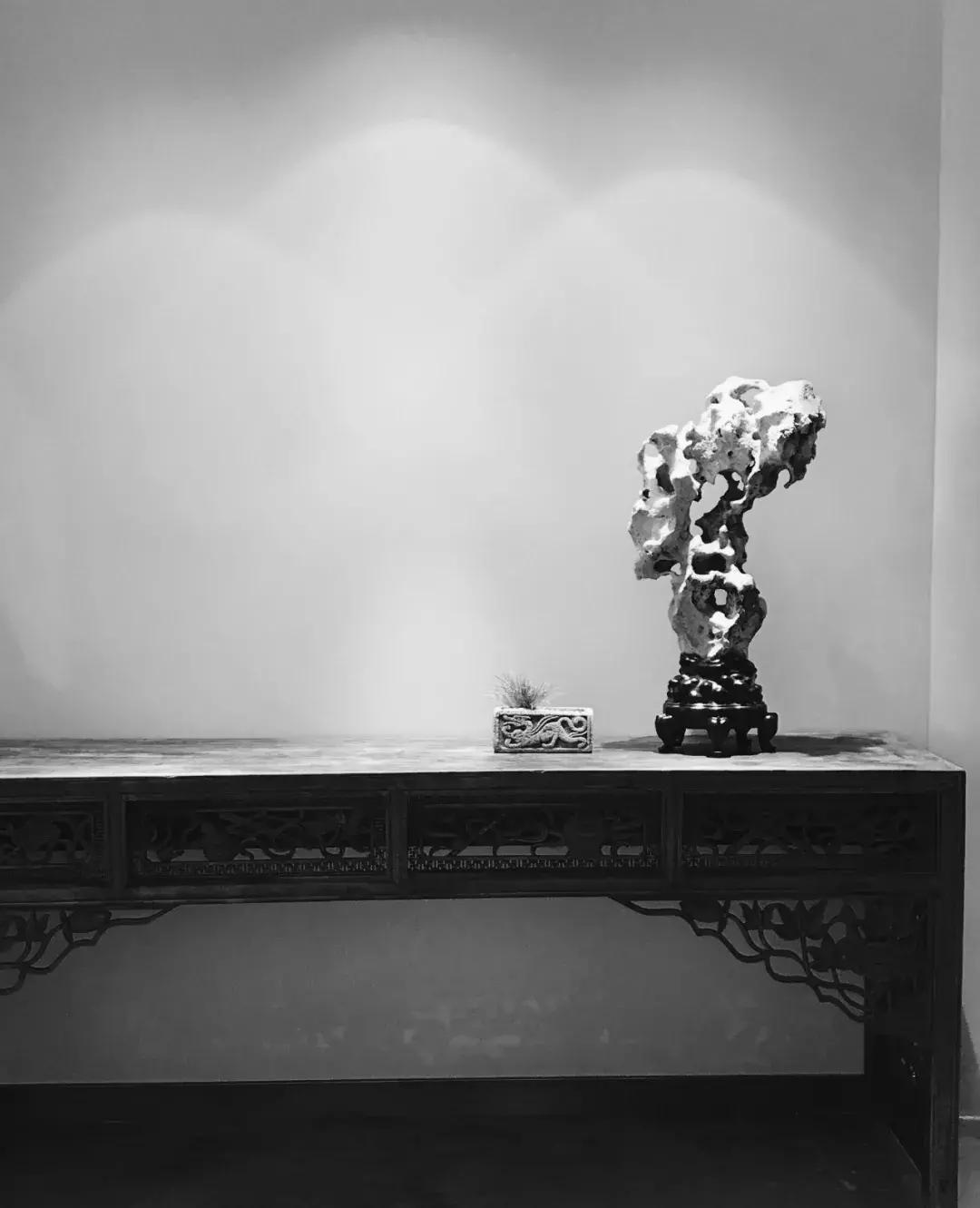 经典丨水深浪静，人贵声低！