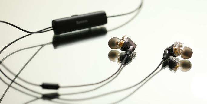 吃鸡蓝牙耳机推荐无延迟倍思,倍思耳机头戴式玩游戏开什么音效