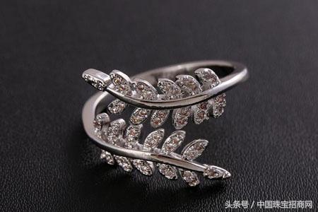 18k金天然高品质锆石戒指,莫桑石和锆石戒指哪个值得买