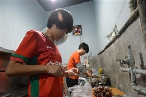 男足工资女足工资对比,男足一人年薪超女足