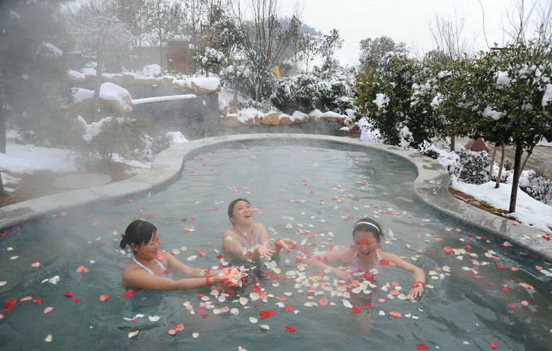 宁乡华天温泉好还是紫龙湾温泉好,宁乡紫龙湾温泉度假区自由行团购