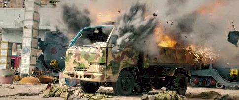 洪金宝对比李连杰谁地位高,洪金宝和李连杰哪个地位高