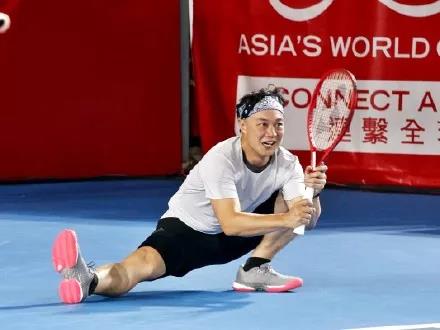 靳东vs胡歌,靳东vs赵丽颖