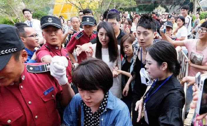 偶遇明星合影的意义,如何跟明星合影教程