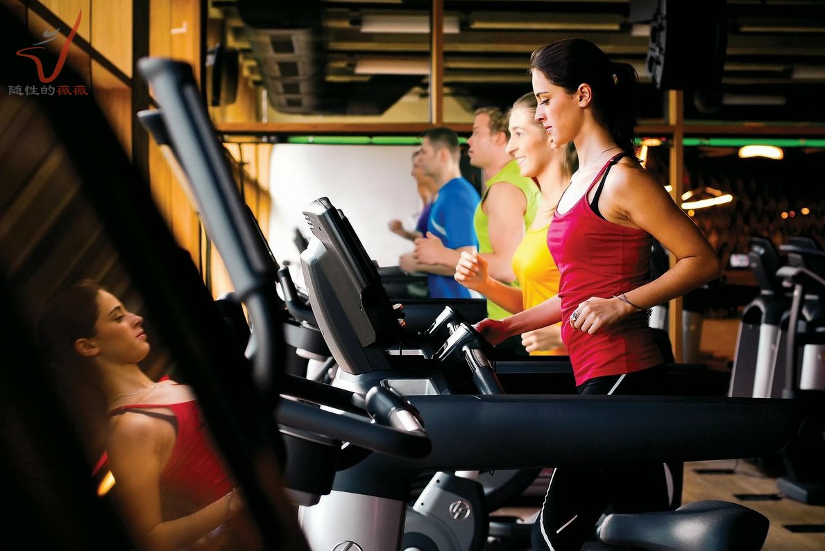 4个动作让你在家燃脂消灭脂肪,燃脂60分钟可以燃烧多少脂肪