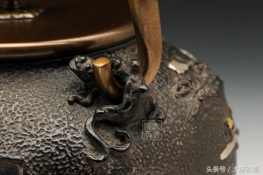 日本竹节提梁铁壶,铁壶经典壶型
