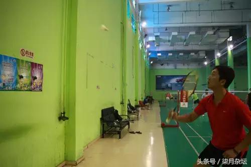 如何提高羽毛球击球速度,羽毛球如何提高挥拍速度