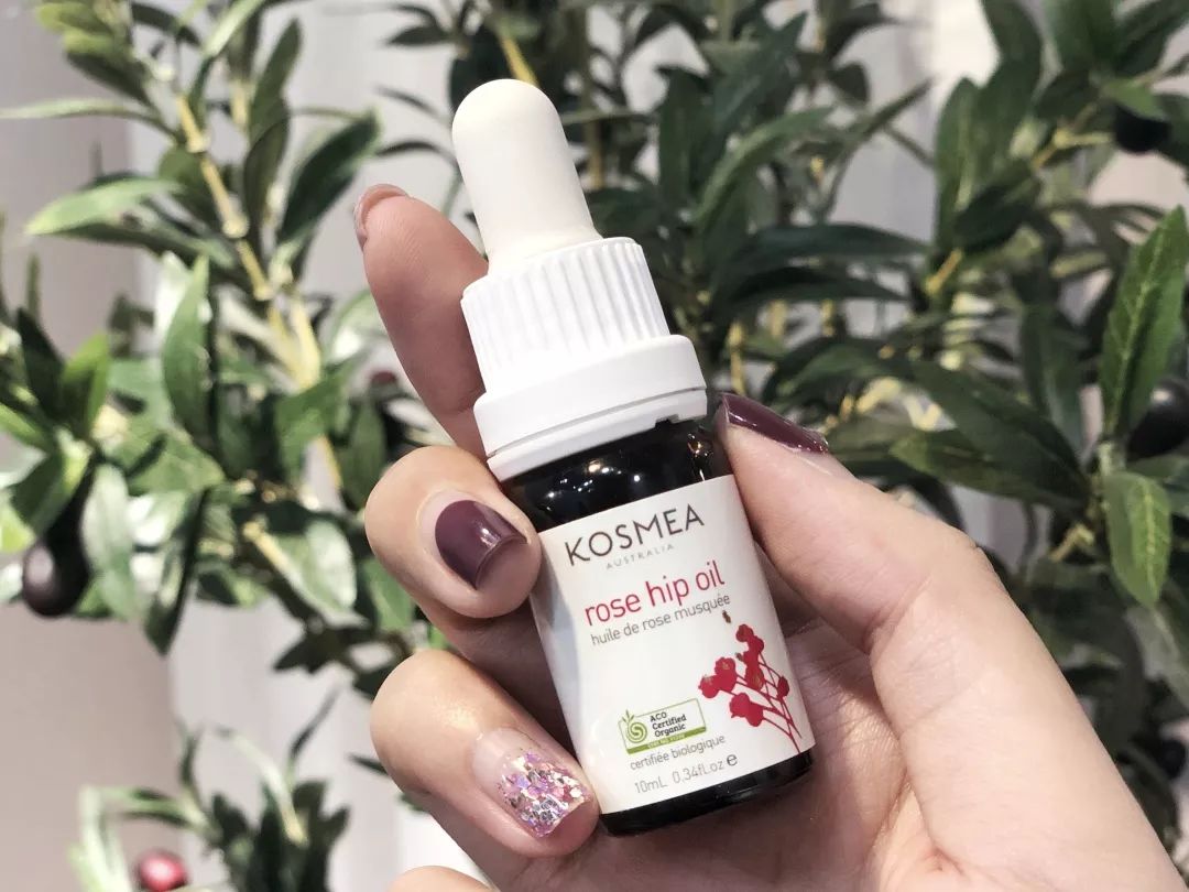 有了全世界3秒卖一瓶的“液体黄金“，干燥、长痘就与你无缘了！