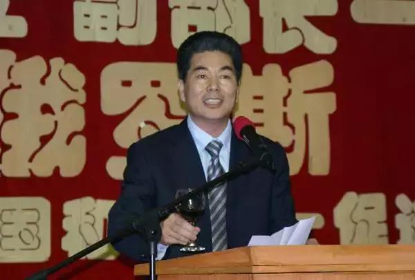 温州老板15岁闯江湖！把温州鞋袜卖到俄罗斯，每年创汇上亿元！