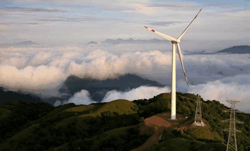 天露山走一转并吃了满意的晚餐，正想发朋友圈，老公：盘子寒碜