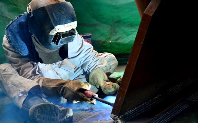 电焊晃眼后咋办现场焊工大师傅有妙招