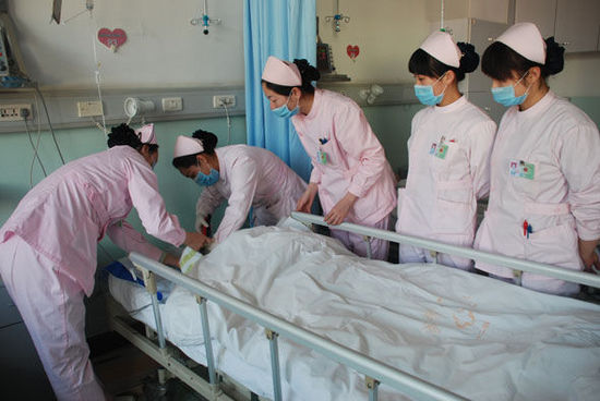 插胃管时胃管盘在口腔,怎么办?