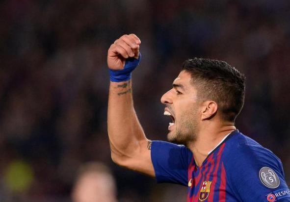 B罗“睡罗汉”式救球,梅西乐开了花,苏亚雷斯一脸懵逼!