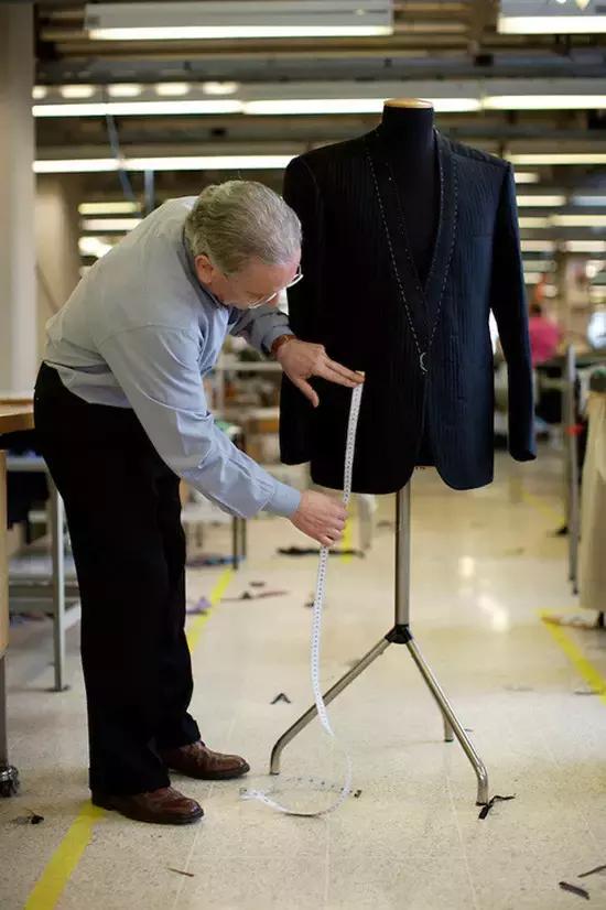 为什么手工西服有缝线,意大利高级西服缝制工艺